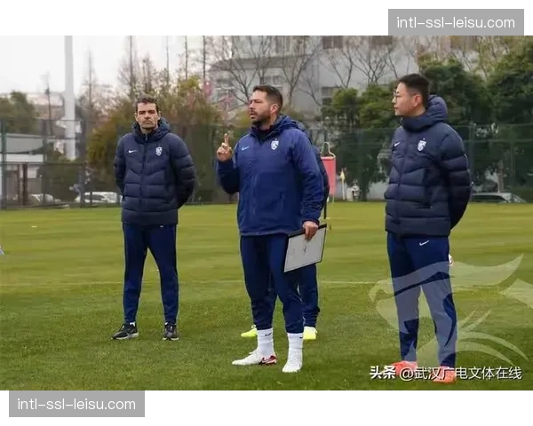 武汉三镇主帅高畠勉接受专访，详解其高位压迫战术核心理念