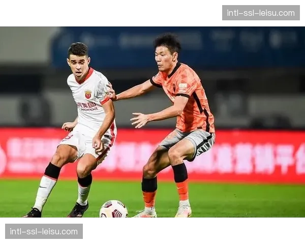 战术板：解析上海海港高位压迫体系，如何让深圳队半场零射门。